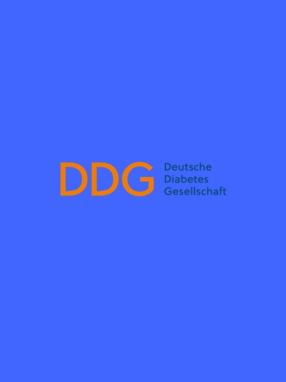 News composite — logo:ddg · Azure · portrait:gradient-overlay